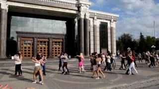 ВСЕРОССИЙСКИЙ ФЛЕШМОБ ПО КИЗОМБЕ  ★★KIZOMBA FLASHMOB summer 2016 ★★! ПЕНЗА. ДРАМТЕАТР#2. 28.08.2016