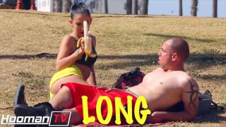 HOT GIRL SUCKING A BANANA PRANK!   HoomanTV