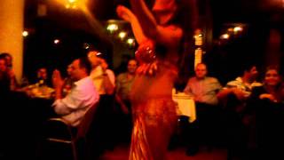 belly dance en aladdin restaurant guatemala