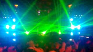 Tatanka draait Mike NRG - Lost In Dreams (Tat 'n Zat rmx) op Q-Base 2009