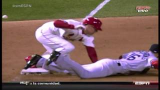 Polémica jugada en el tercer juego de la Serie Mundial 2013 Medias Rojas 4-5 Cardenales