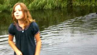 Bal in het water