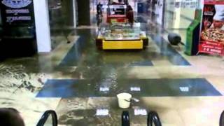 У Вінниці "МагіГранд " залило лайном 3