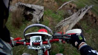 Dirtbiking at Wooragee, creek run xr400