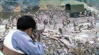 日軍遭遇埋伏陷入恐慌，中國狙擊手抓住機會，趁亂一槍一個！