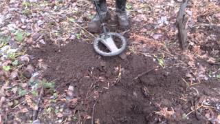 Поиск монет металлоискателем Минелаб X terra 705