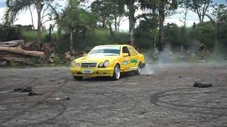 Piloto Samuel Kakareko.