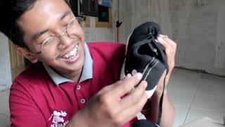 WOW, unboxing sepatu termurah di lazada