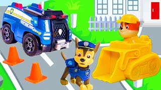 Видео с игрушками Щенячий Патруль. Крепыш полицейский! Новый развивающий мультик для самых маленьких