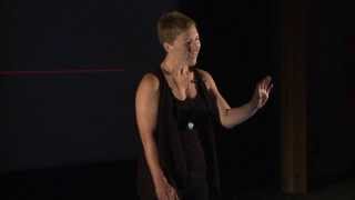 Picturing pregnancy: Meredith Nash at TEDxHobart