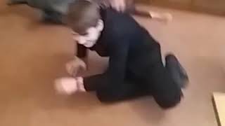 Расстрел. Я весёлый таракан я бегу бегу бегу.