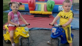Racing on the children's bike Orion Гонки на детском мотоцикле толокар без педалей Орион