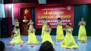 [FTU3] [K52 KDQT] Múa quạt: "Đất nước lời ru"