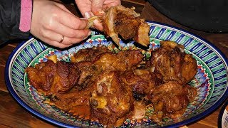ПО НАСТОЯЩЕМУ ПРАЗДНИЧНЫЙ УЖИН. Нежнейшее мясо баранины с соусом.