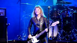 Suzi Quatro - Does Your Mother Know ? (Abba)