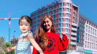 JULIA LẦN ĐẦU CHECK IN KHÁCH SẠN CỦA PAPA TẠI BA LAN