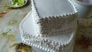 Украшение двухъярусного торта БЗК кремом. Decoration of a bunk cake Protein Custard with cream.