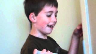 Kid sees mom naked