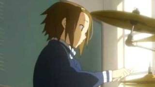 Ritsu, Mio and Mugi performing for Yui [K-on episode 1]
