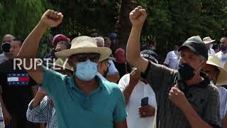 Tunisia: Protests as sacked PM, MPs attempt to access parliament