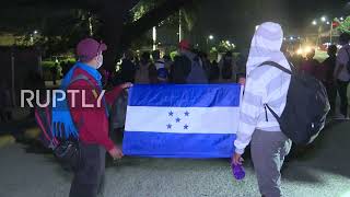 Honduras: Hundreds of migrants join US-bound caravan