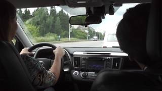 Тест драйв на тойоте RAV 4 2015 г ,прокатилась девушка !