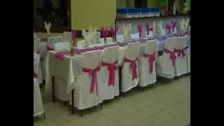 Decoration salle de mariage blanc fuchsia ivoire