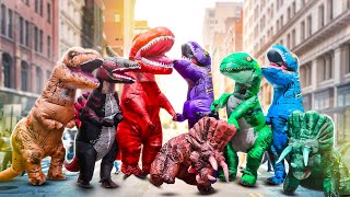 SOLTAMOS 100 DINOSAURIOS EN LA CALLE !!