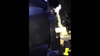 Стук в рулевой колонке RAV4 98