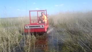 Yanmar C25R a pusztában