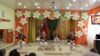 Танцевальная композиция "Марш мажореток"