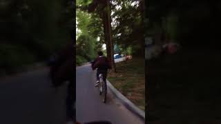 Парни на Jawa 350 напугали школьника