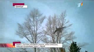 Самолет Ил  76 летал над крышами домов в Оренбурге 2014