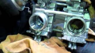 kami ducati M900　ケーヒン　FCRキャブレター　maintenance～分解中。