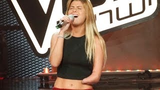 Amazing! Beautiful amputee Girl from The Voice Israel
