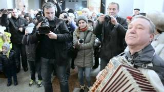 Песенный флэшмоб. Пел весь вокзал Кишинева! -Я люблю тебя, жизнь!