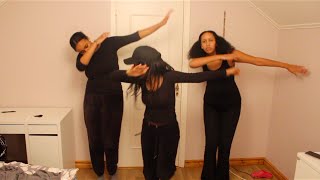 Black Girls vs White Girls!