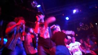 Noize MC в клубе Кристалл, Ижевск. Прыжок со сцены в зал