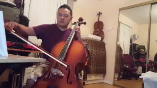 Algo esta cayendo aqui. Cello/ las notas estan abajo. Deslizen