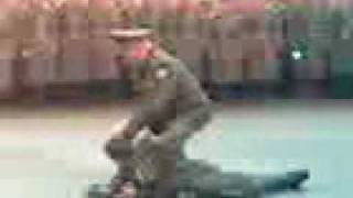 Дикий командир смешно прикол в армии Crazy officer Spoof in the Army