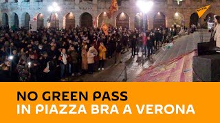 No green pass in Piazza Bra a Verona