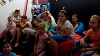 Урок английского языка в Лагере Профессий Jump Park