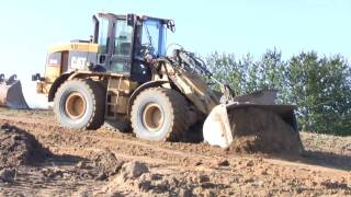 Cat 924G Dozing Dirt