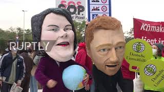 Germany: Climate rally welcomes top officials to new round of coalition talks