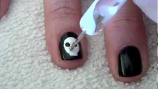 Skulls & Hearts Manicure for Halloween/Dia de Los Muertos