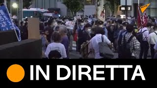 Tokyo, proteste contro le Olimpiadi durante la ceremonia di chiusura
