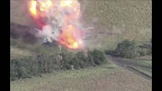 Морпіхи за допомогою двох дронів-камікадзе розібрали на атоми ворожу САУ