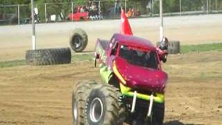 Monster Truck Breaks Tire Off