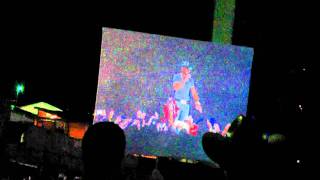 Tim Mcgraw gets mad at Albuquerque fan during concert
