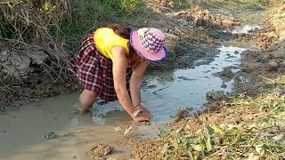 Beautiful girl Fishing at pailin province in cambodia (38)